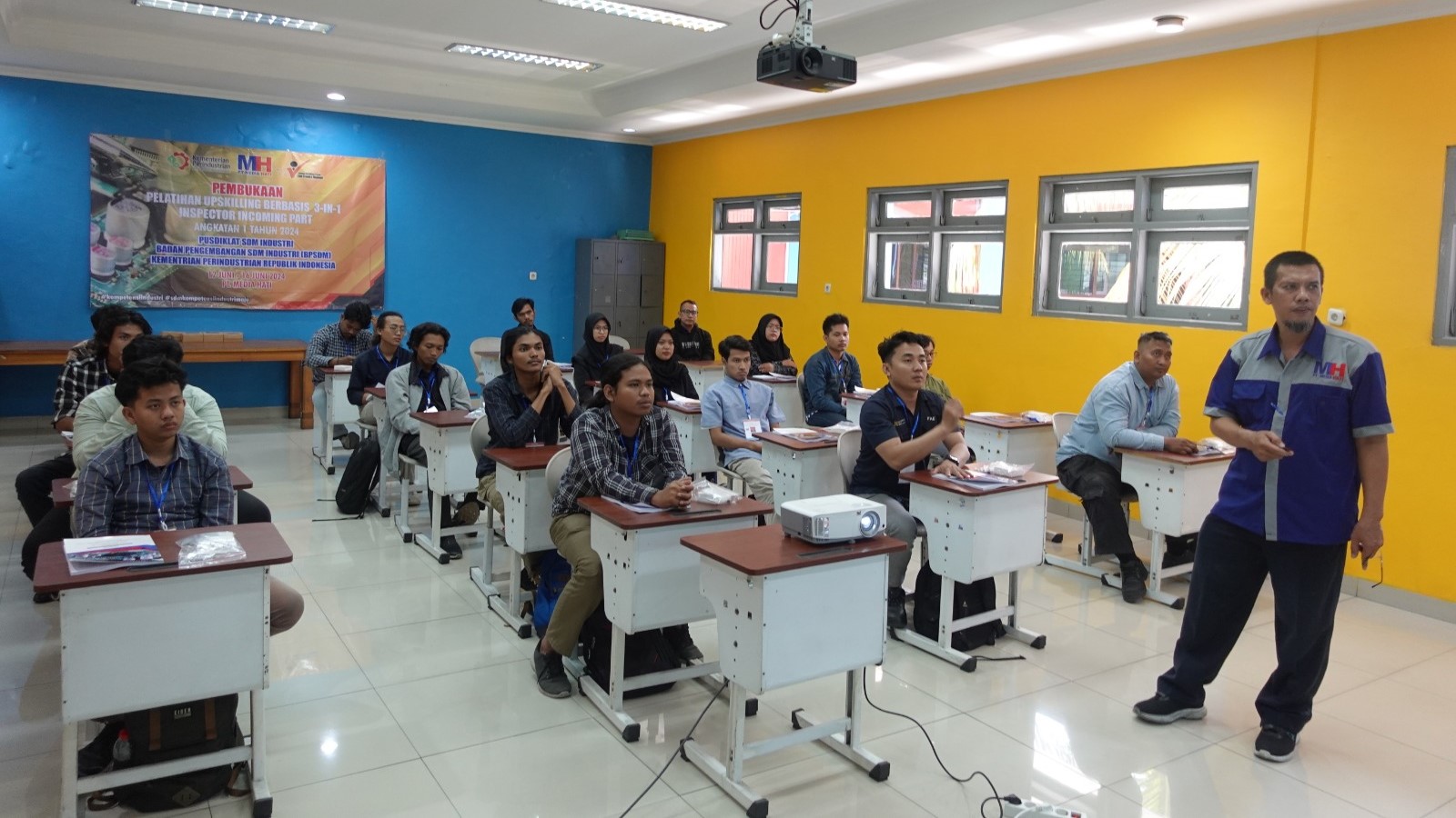 Pelatihan Eletronika di Politeknik Pelayaran Surabaya